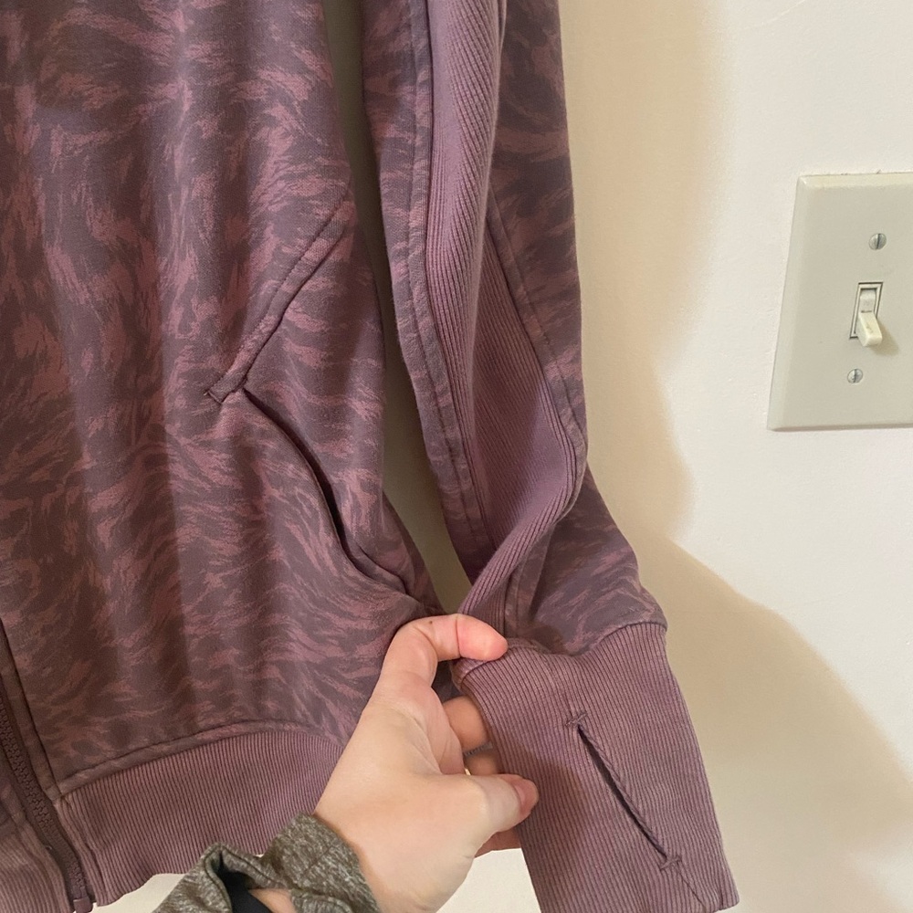 ATHLETA TRIUMPH PRINTED SMOKE ALMOND BROWN LYNX PATTERNED HOODIE SIZE S - Picture 4 of 10